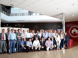 Los distribuidores de HIMOINSA España se reúnen para conocer los nuevos grupos electrógenos y torres de iluminación